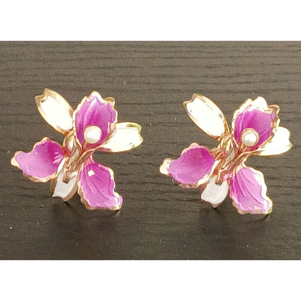 Purple White Enamel Orchid Gold Tone Vintage Screw Back Earrings